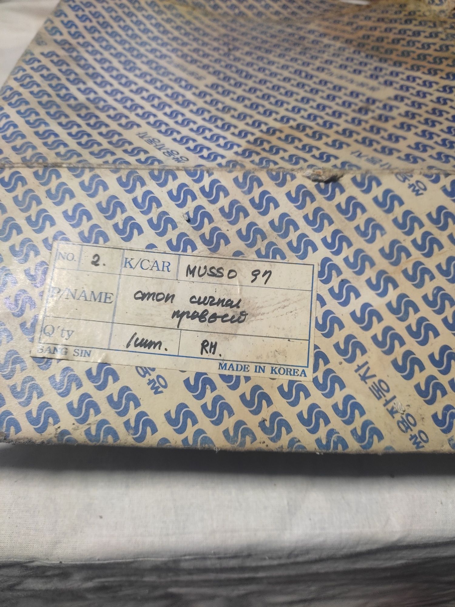 Продам задний правый новый оригинальный стоп сигнал.