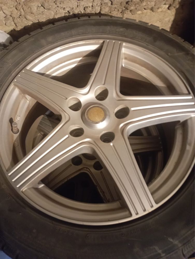 Продам зимний комплект шин с дисками DUNLOP 205/55R16
