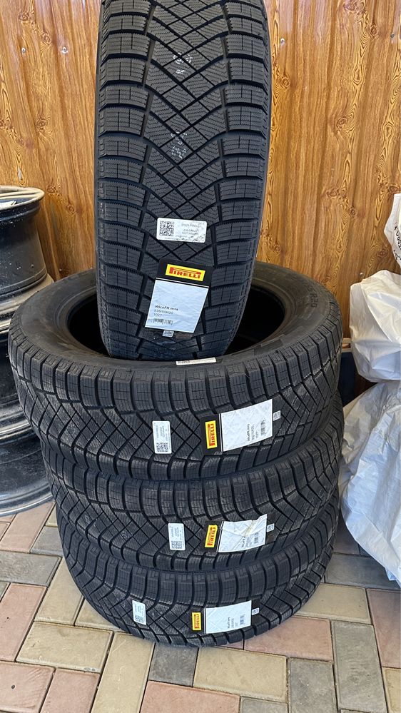 235/55/20 Pirelli FR липучка