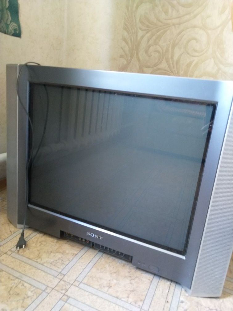 Продам телевизор б/у