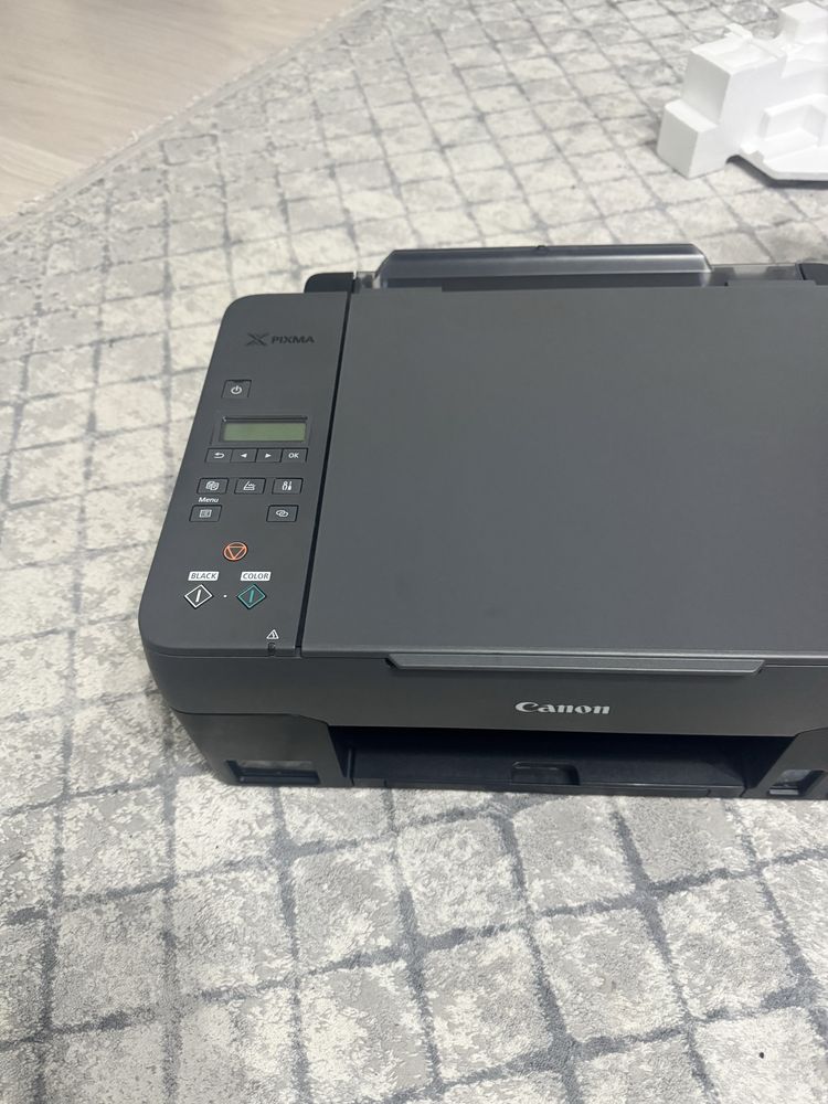 Продам почти новый цветной МФУ canon pixma G3420 струйный,