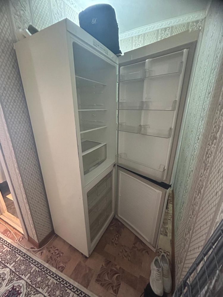Продам Холодильник отличном состояние