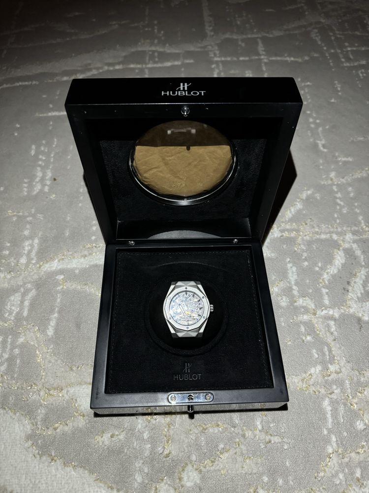 Часы HUBLOT оригинальные