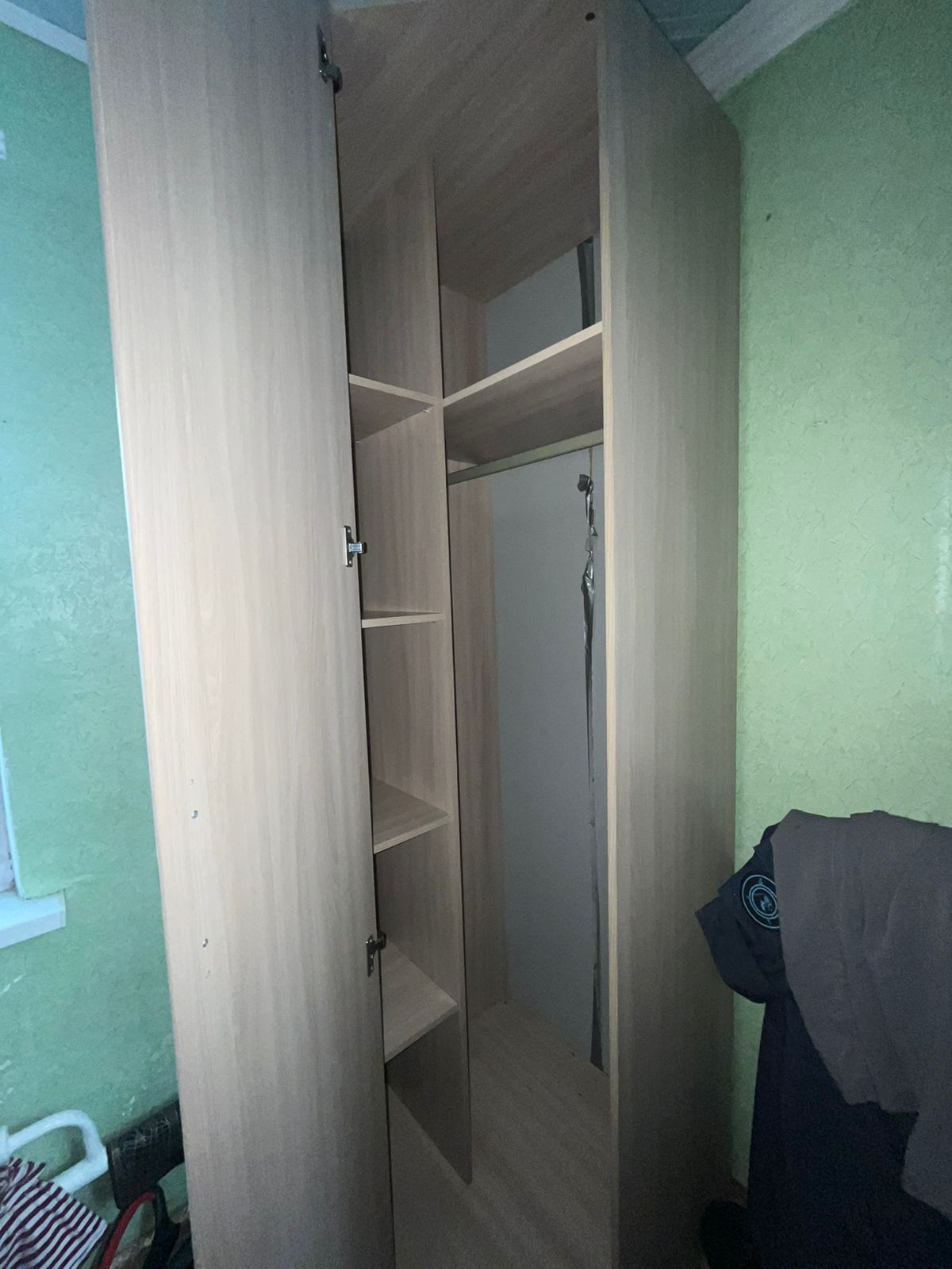 Шкаф угловой бежевый