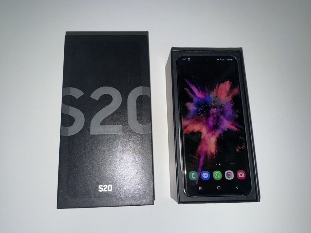 Samsung Galaxy S20 128gb в идеальном состоянии