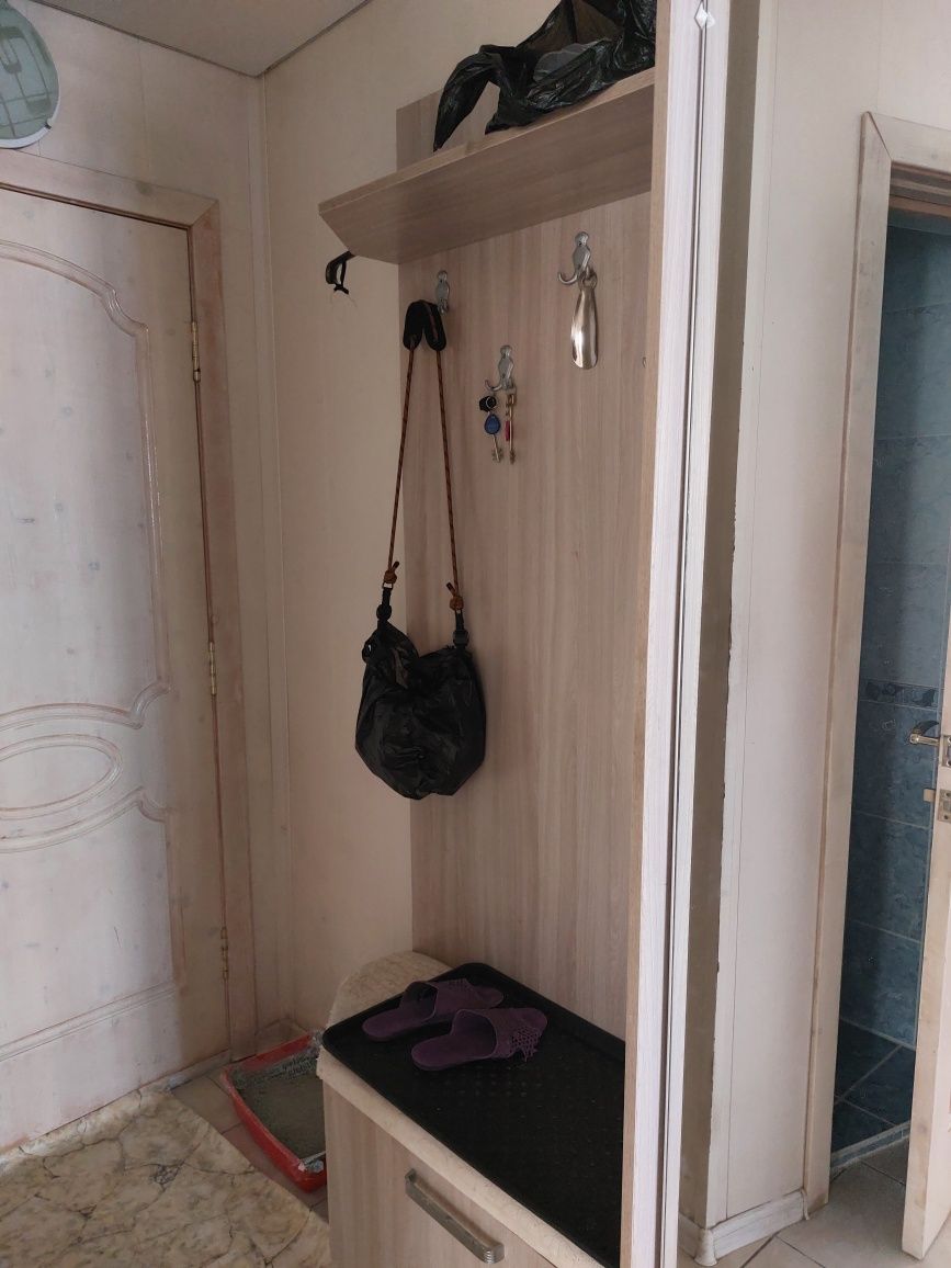 Продам шкаф для прихожей