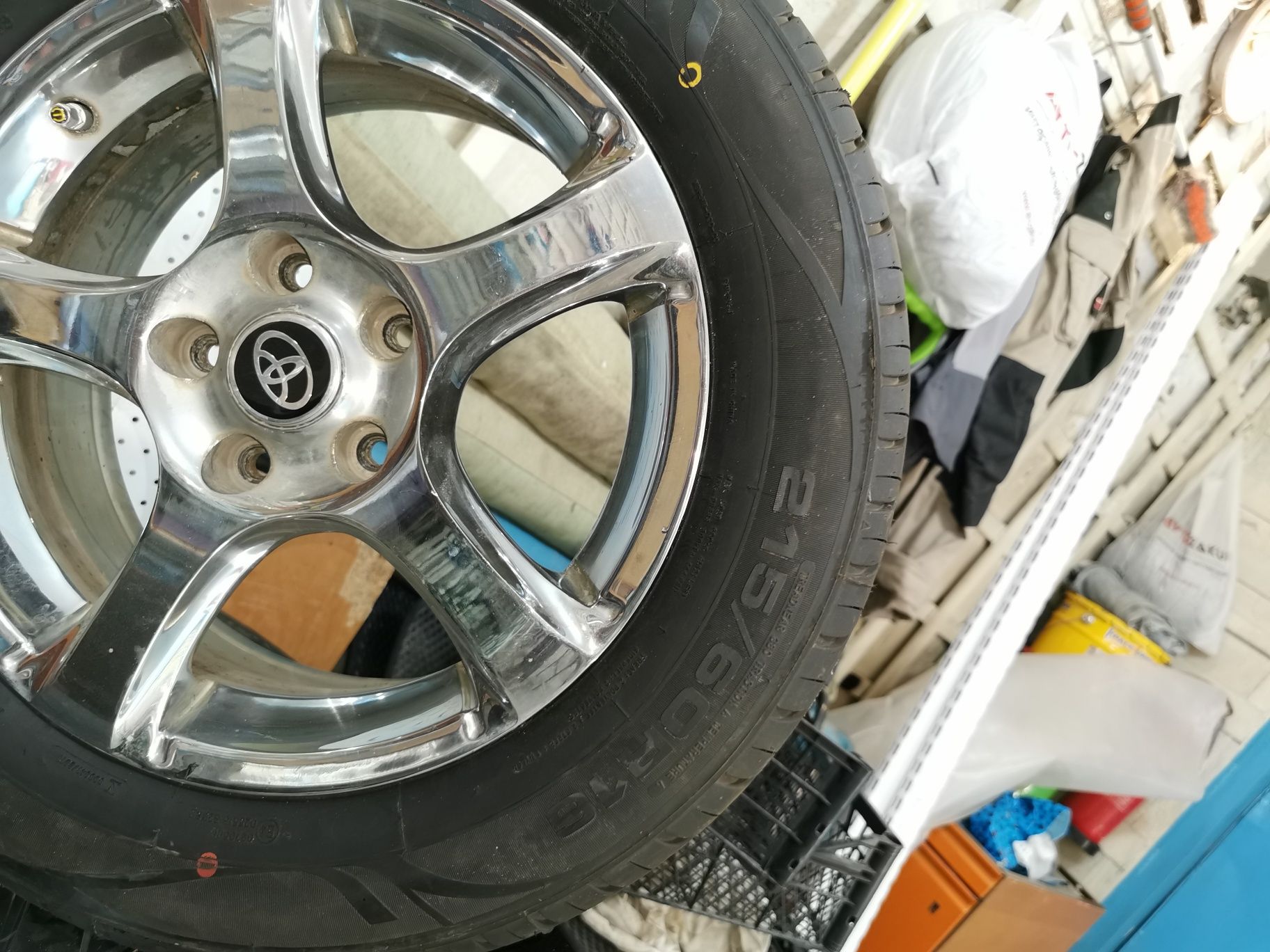 Продам Комплект 4 шт. новых шин Delmax 215/60/16 на дисках R16