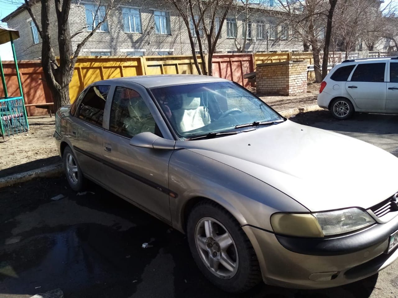 Продам Опель Вектра В автомат