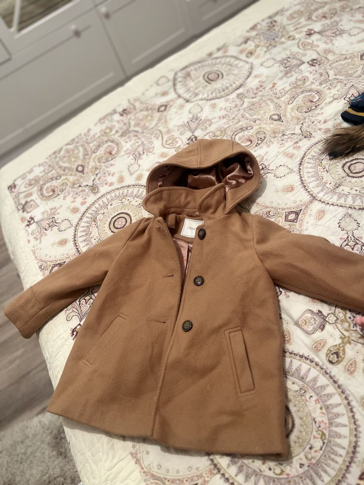 Продам пальто NEXT на 4-5 лет