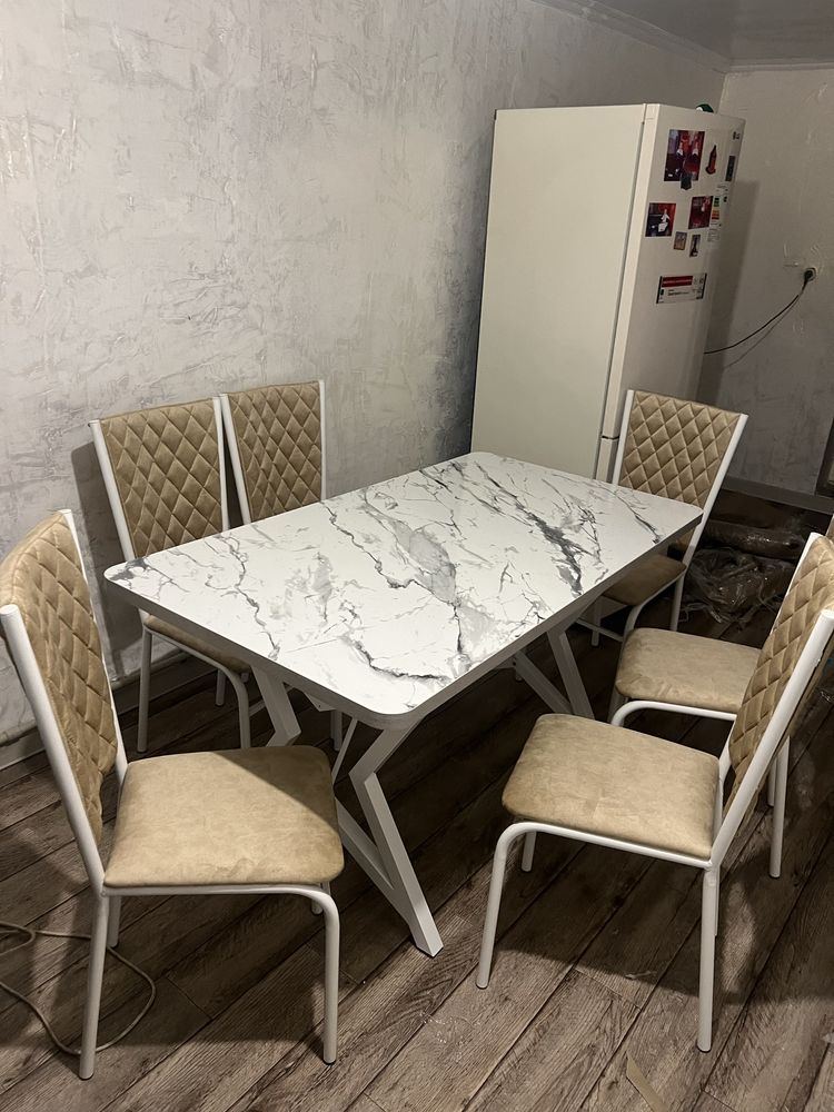 Комплект стол и стулья