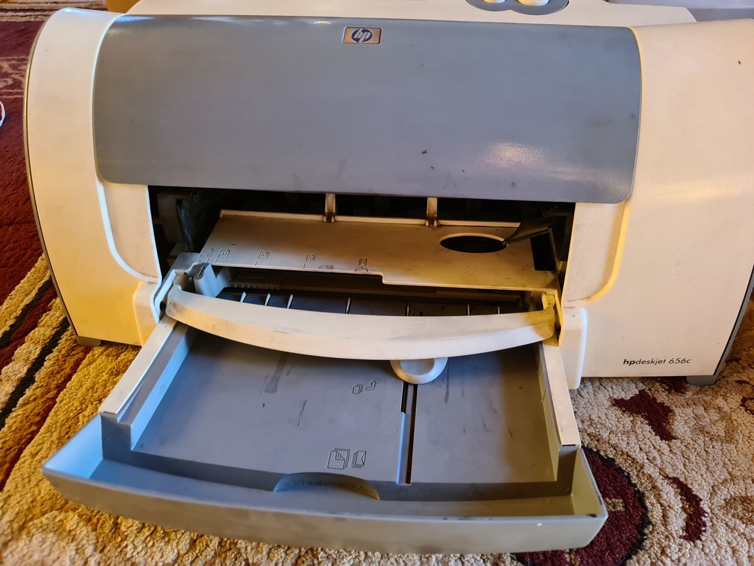 HP DeskJet 656C
принтер,