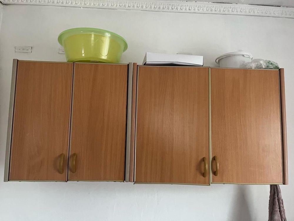Уголок, тумбочка