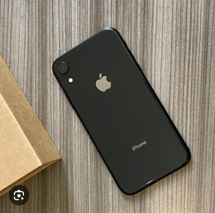 Продам IPhone XR 64G 80% Black в хорошем состоянии все работает отличн