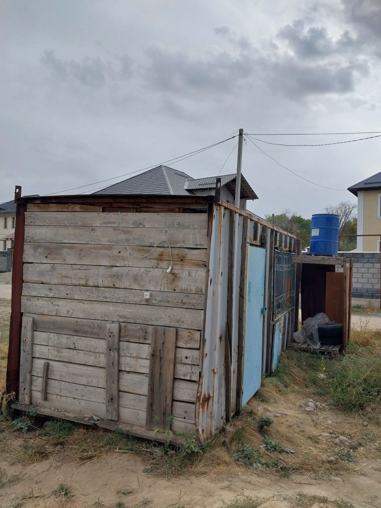 Контейнер 40 бөлінген жартысы