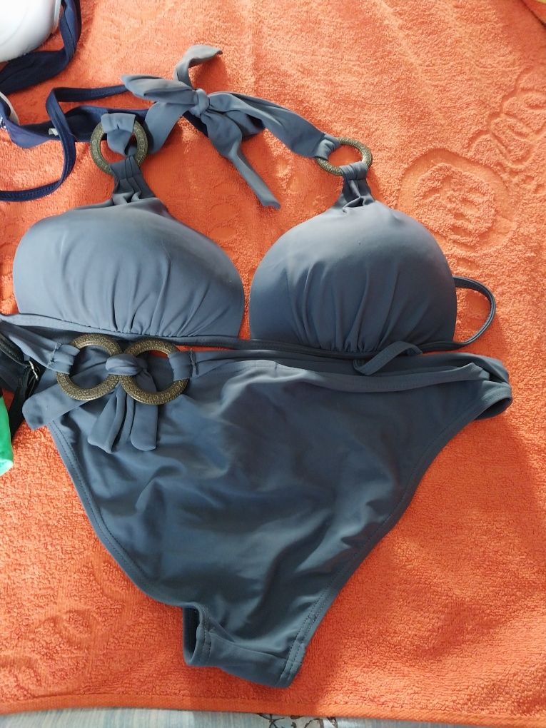 Купальники 42 р в идеальном состоянии,все за 5500