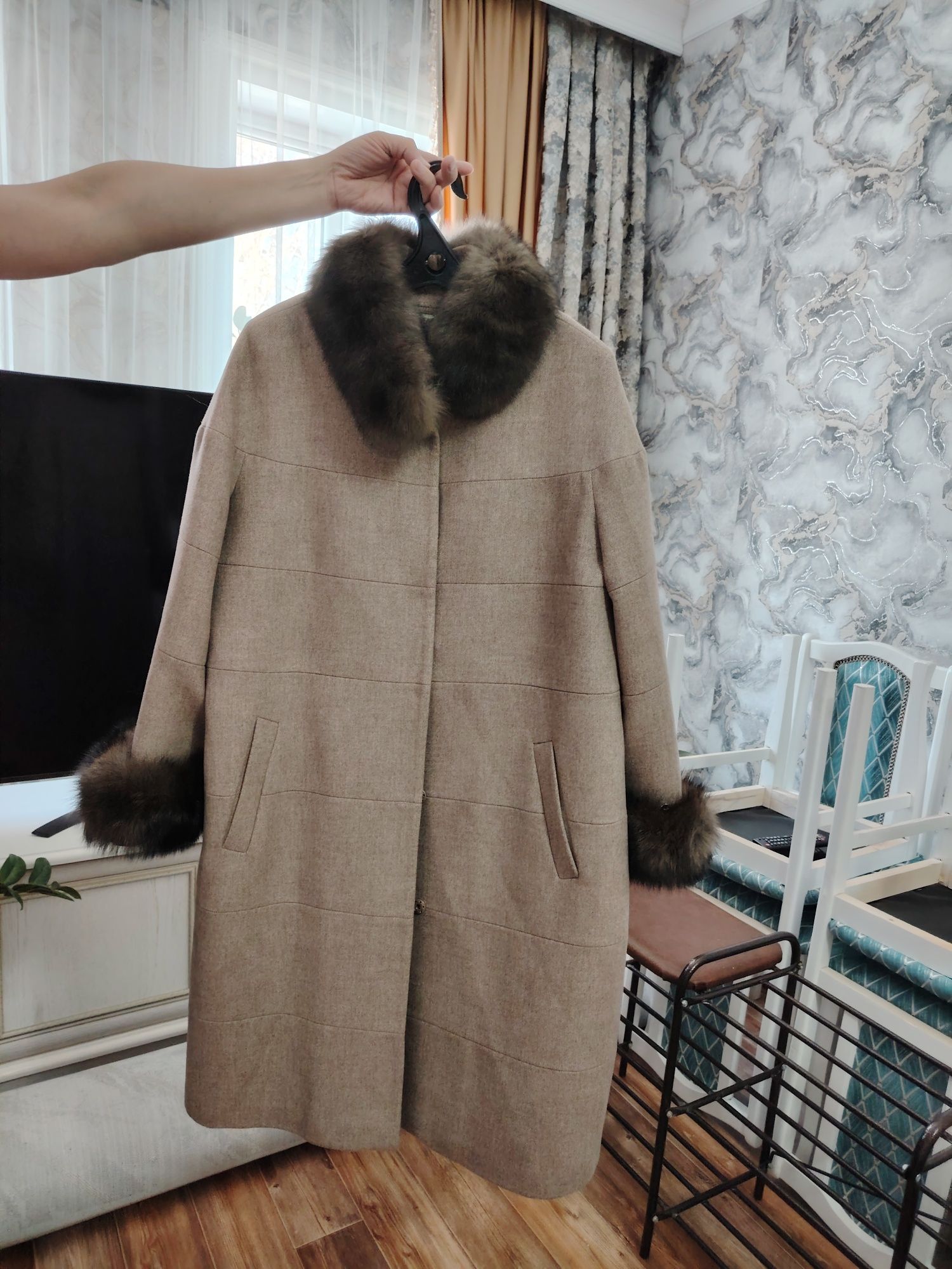 Срочно продам новое турецкое пальто,.54-56 размер