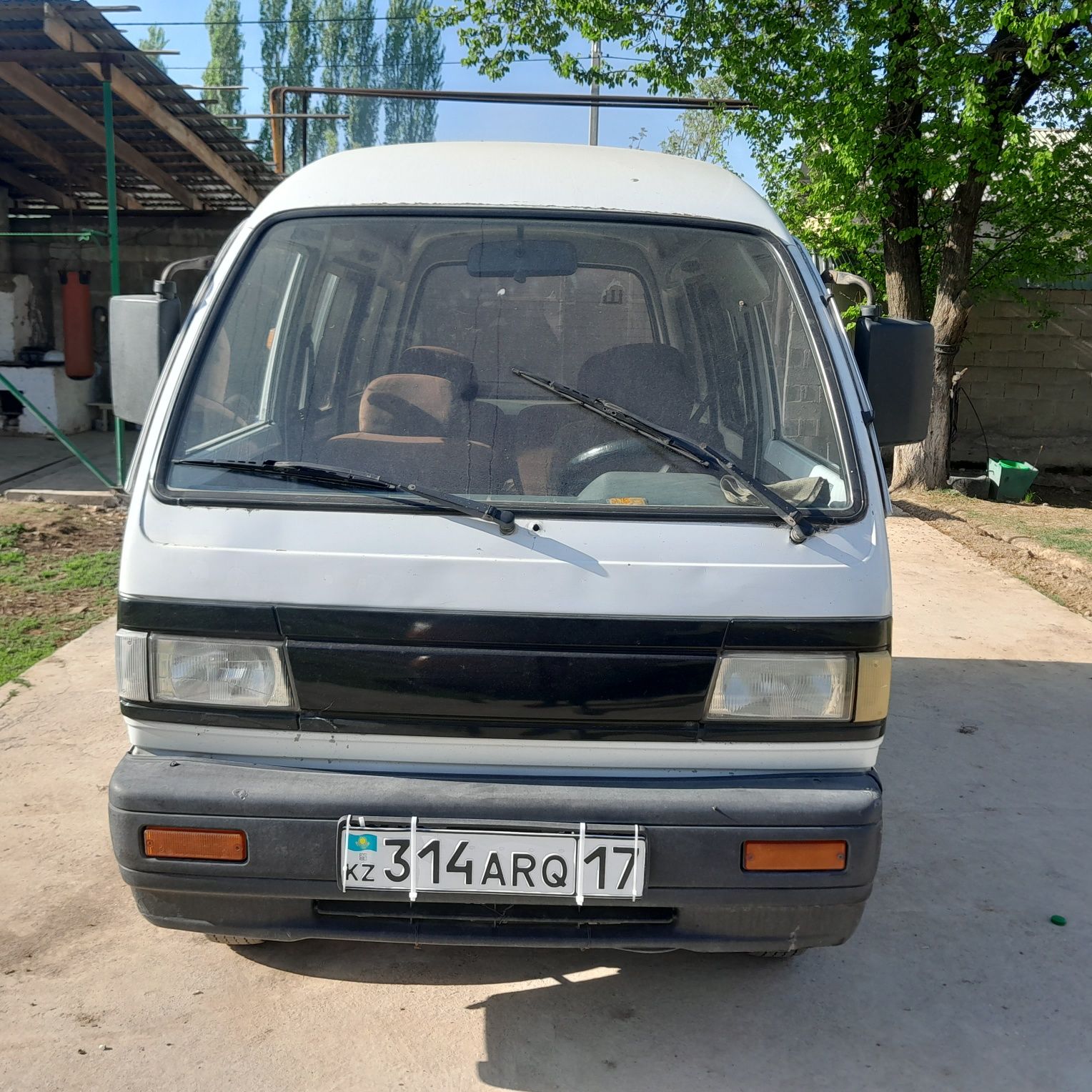 Дамас сатылады  келіземіз