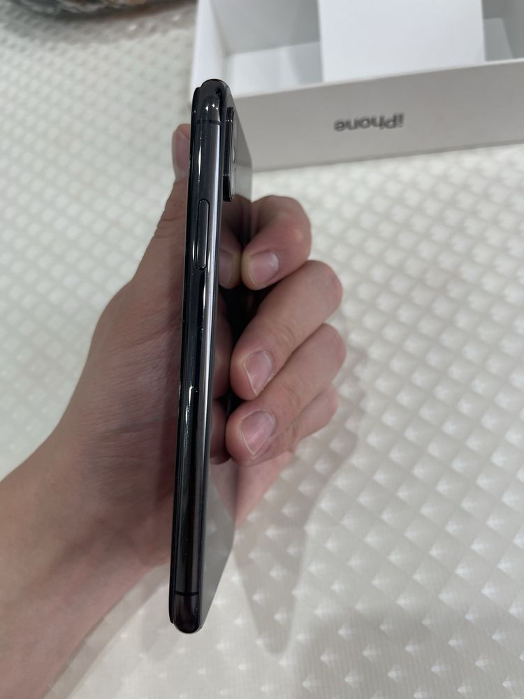 Продам Iphone X 10