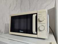 Срочно продам микроволновку Midea