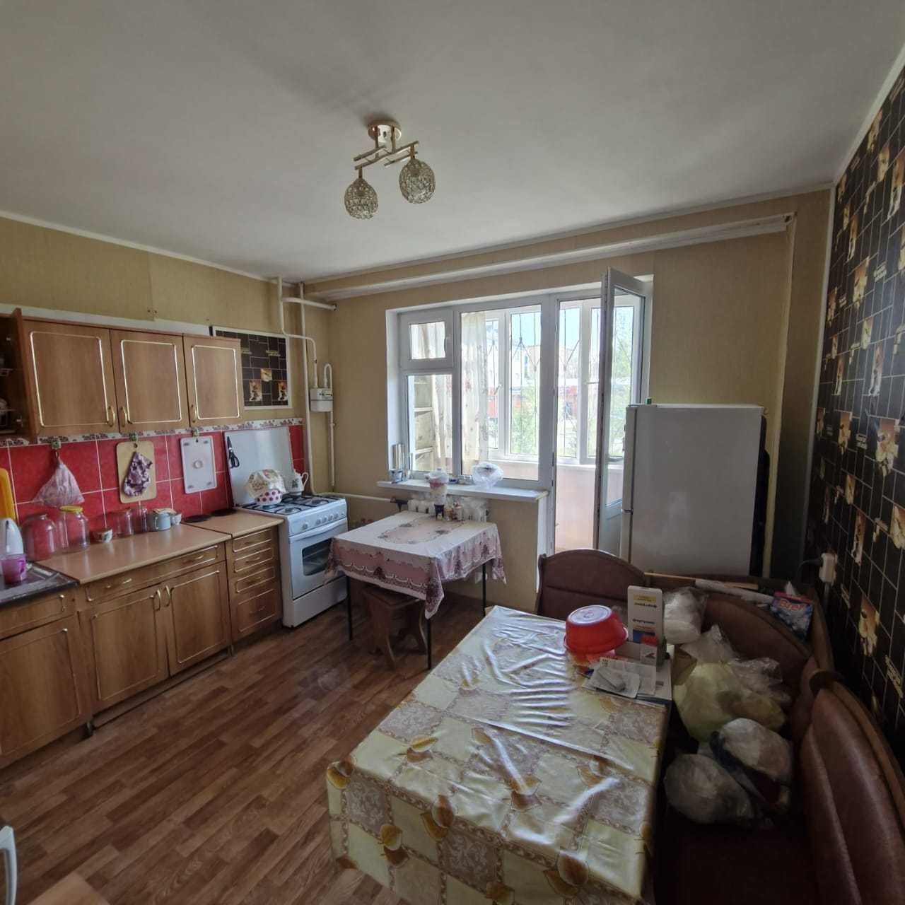 Продам трехкомнатную квартиру мкрн. им. Д.А. Конаева д. 58 (6 Мкр)