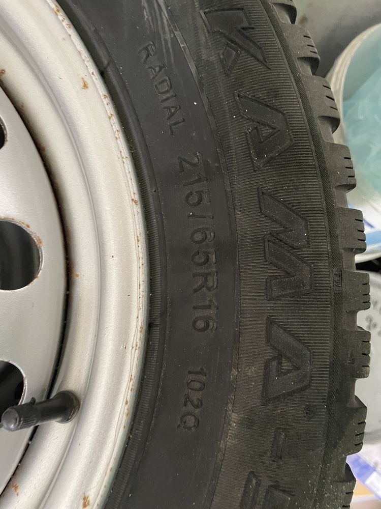 Продам зимние шины R16