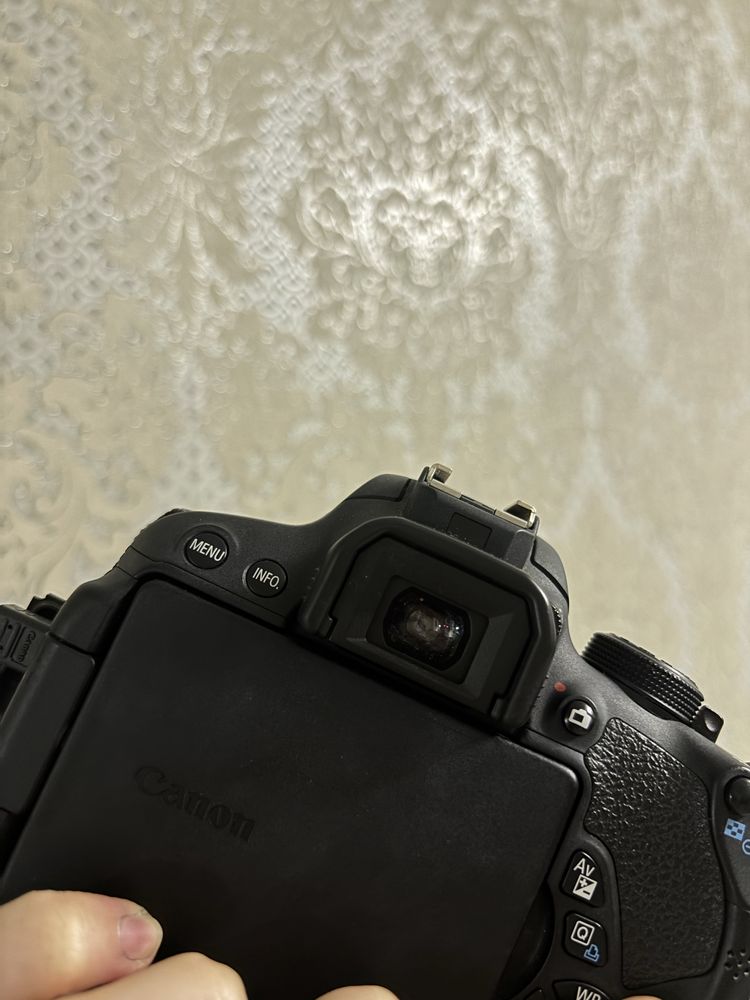 Камера canon 700D и обьектив