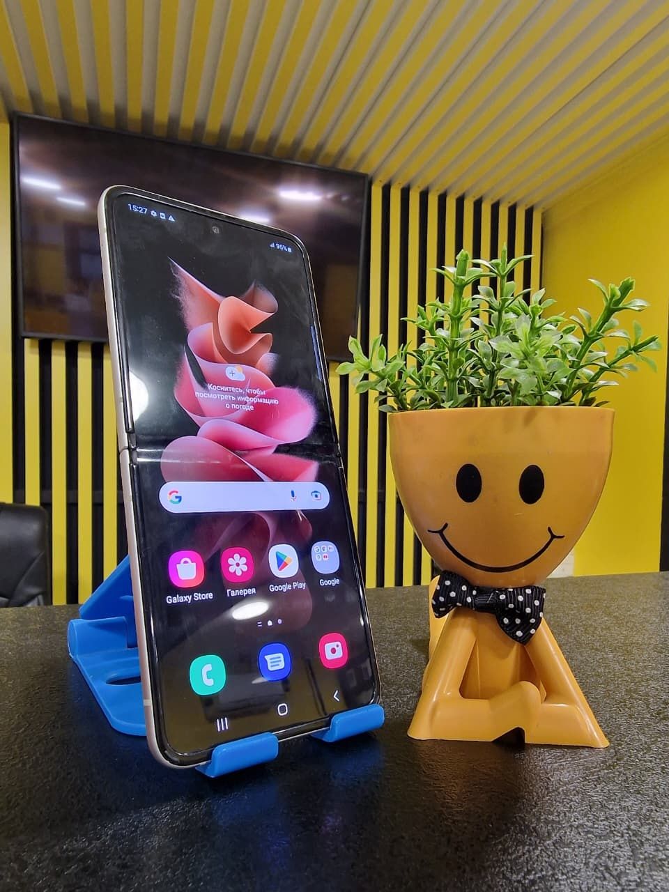 Samsung Z Flip, 128гб