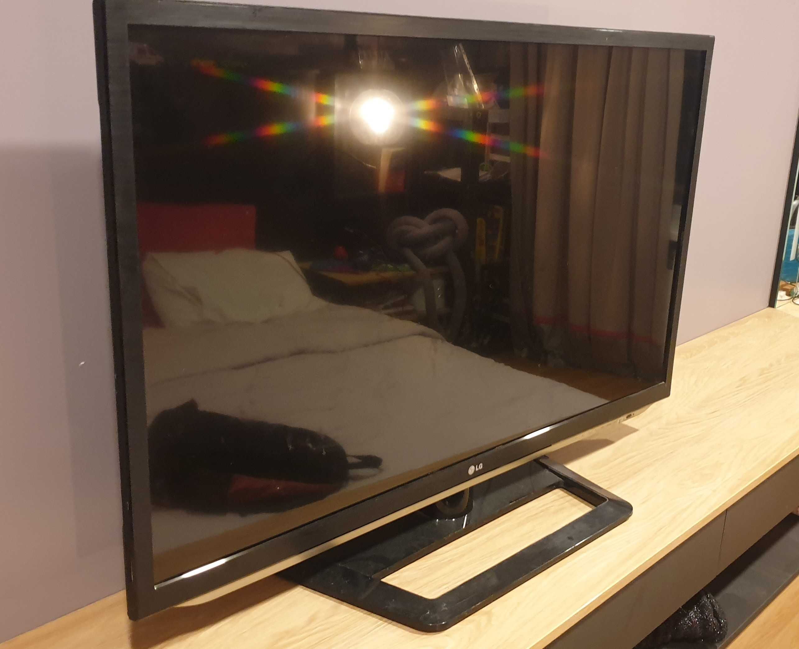 LЕD 3D телевизор LG 42LM580T , б\у