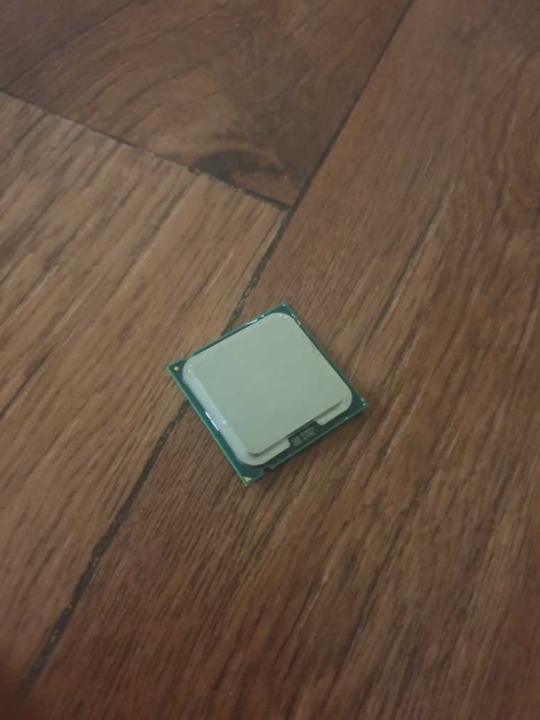 Обмен есть Intel E5200
Pentium DUAL-CORE