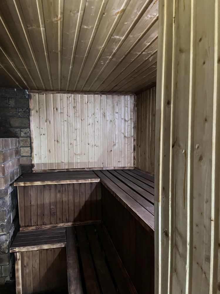 Баня на дровах для компании с бассейном