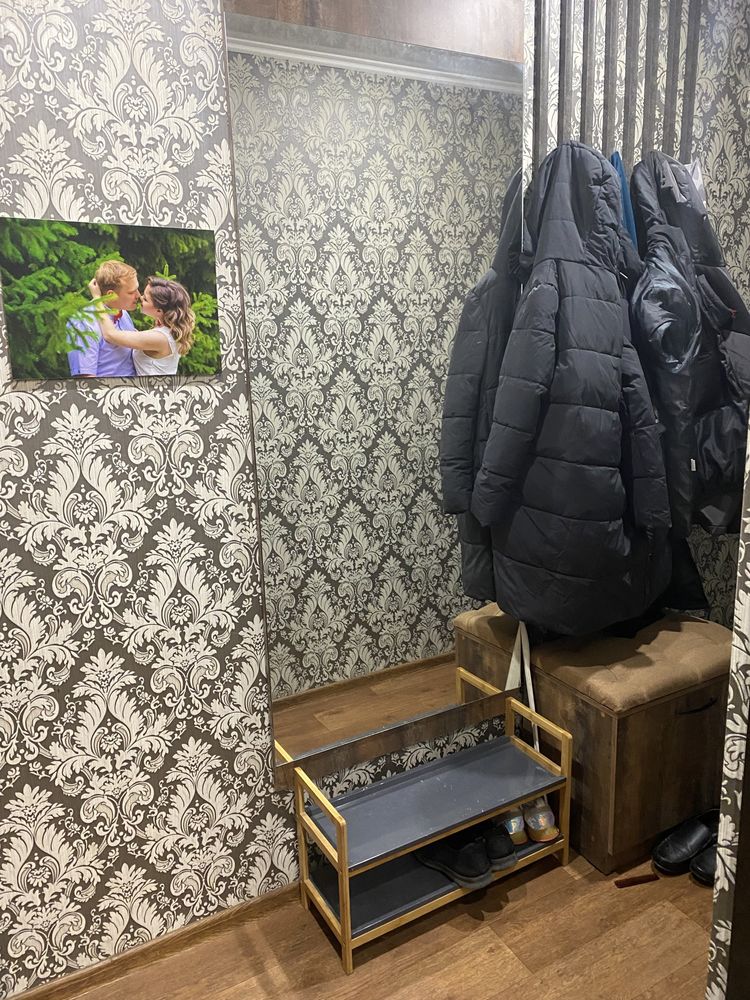 Продвм уютную, чистую квартиру. Трехкомнатная.