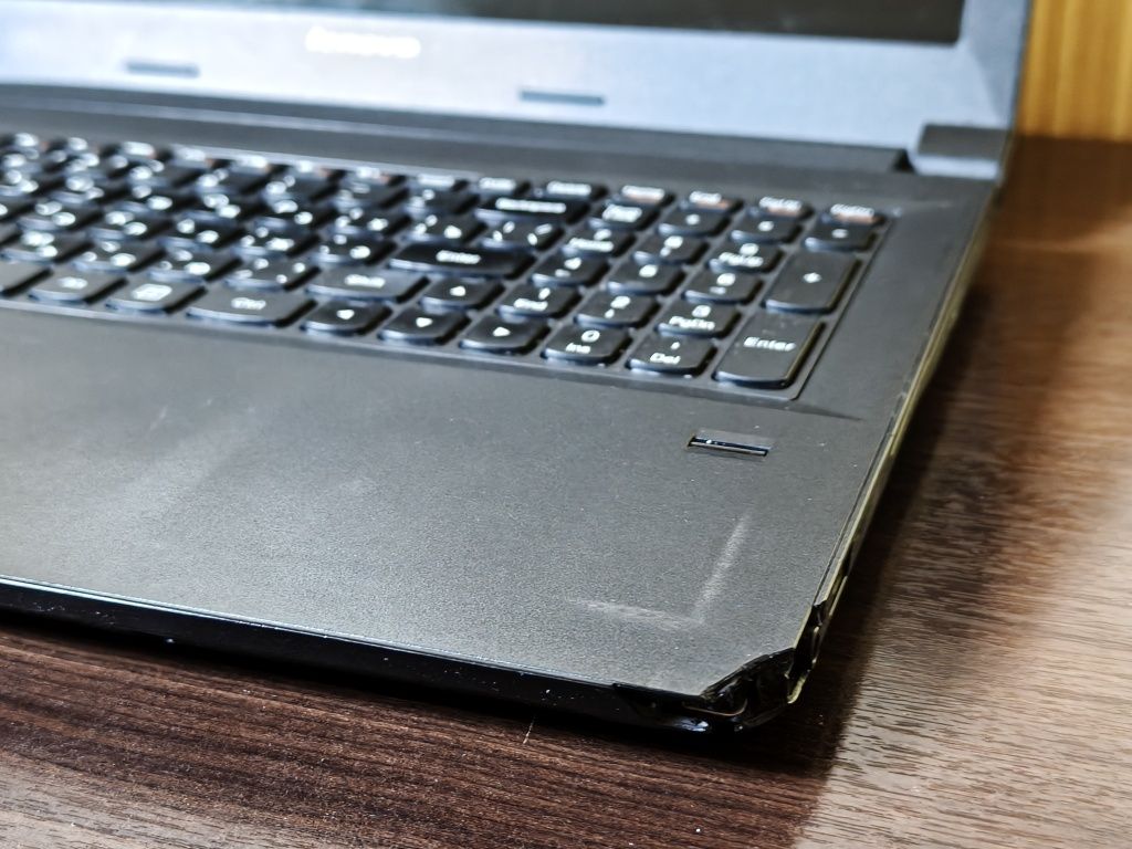 Ноутбук Lenovo B50 на Core i7/SSD
