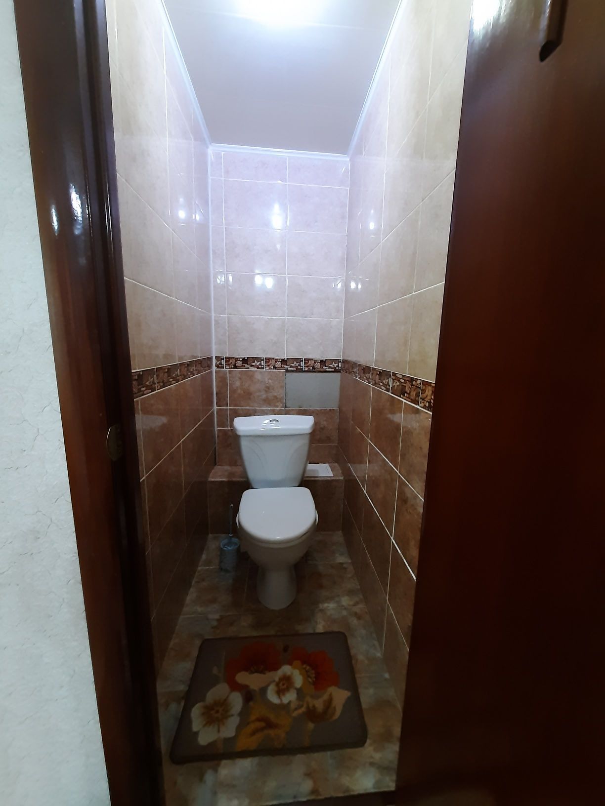Продам 2-х  комнатную квартиру в 11 мкрн 1а дом 1 этаж