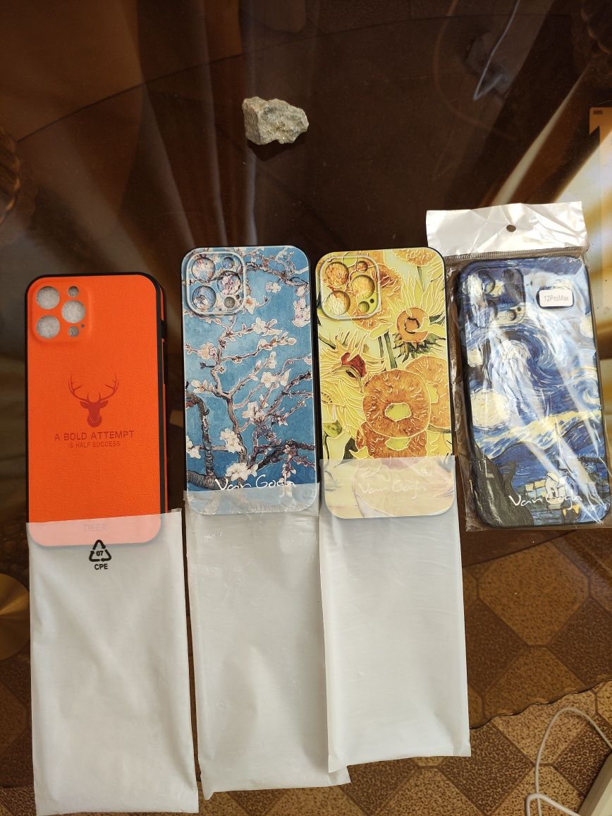 Продам чехлы на Iphone 12PROMAX