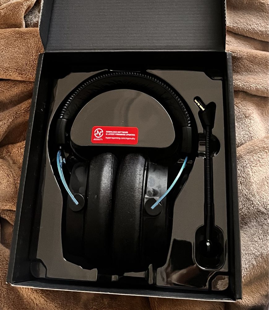 SteelSeries Apex7 TKL, Hyper X Cloud Alpha S, коврик, стэнд, кулер.