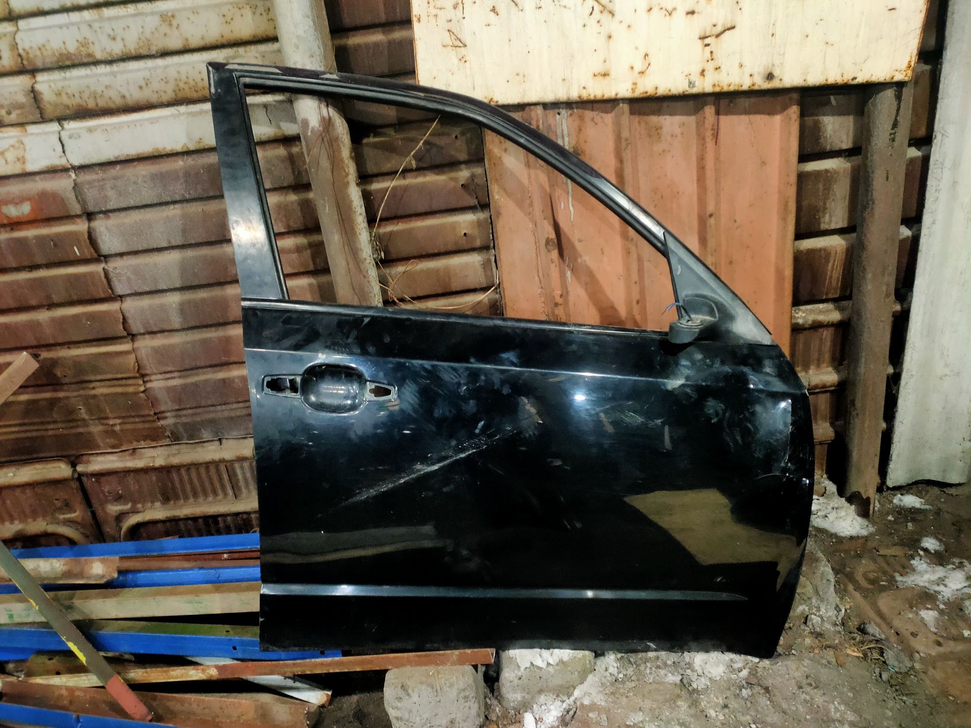 Дверь Subaru forester