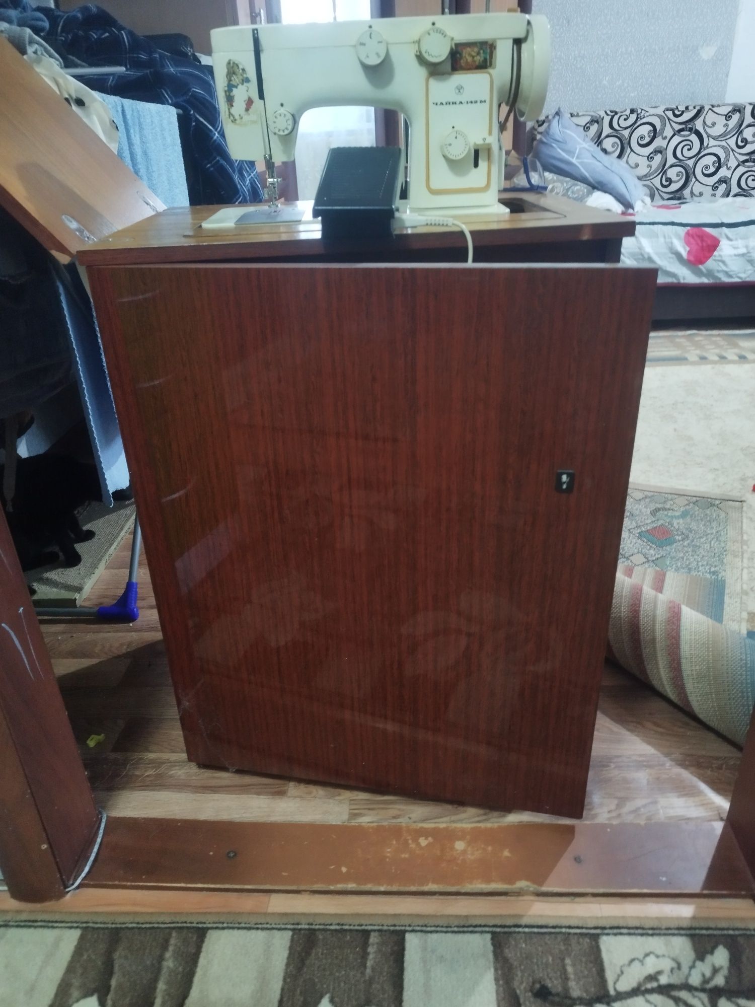 Продам швейную машину