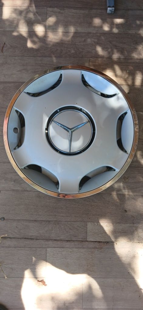 Продам колпаки на Mercedes-Benz