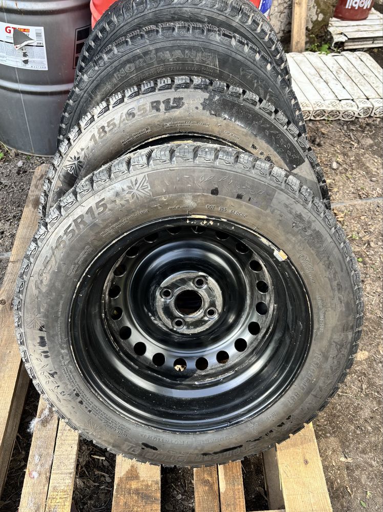 Шины зимние шипованные 185/65 R15