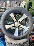 Продам зимнюю шипованую резину Размер R 16.
