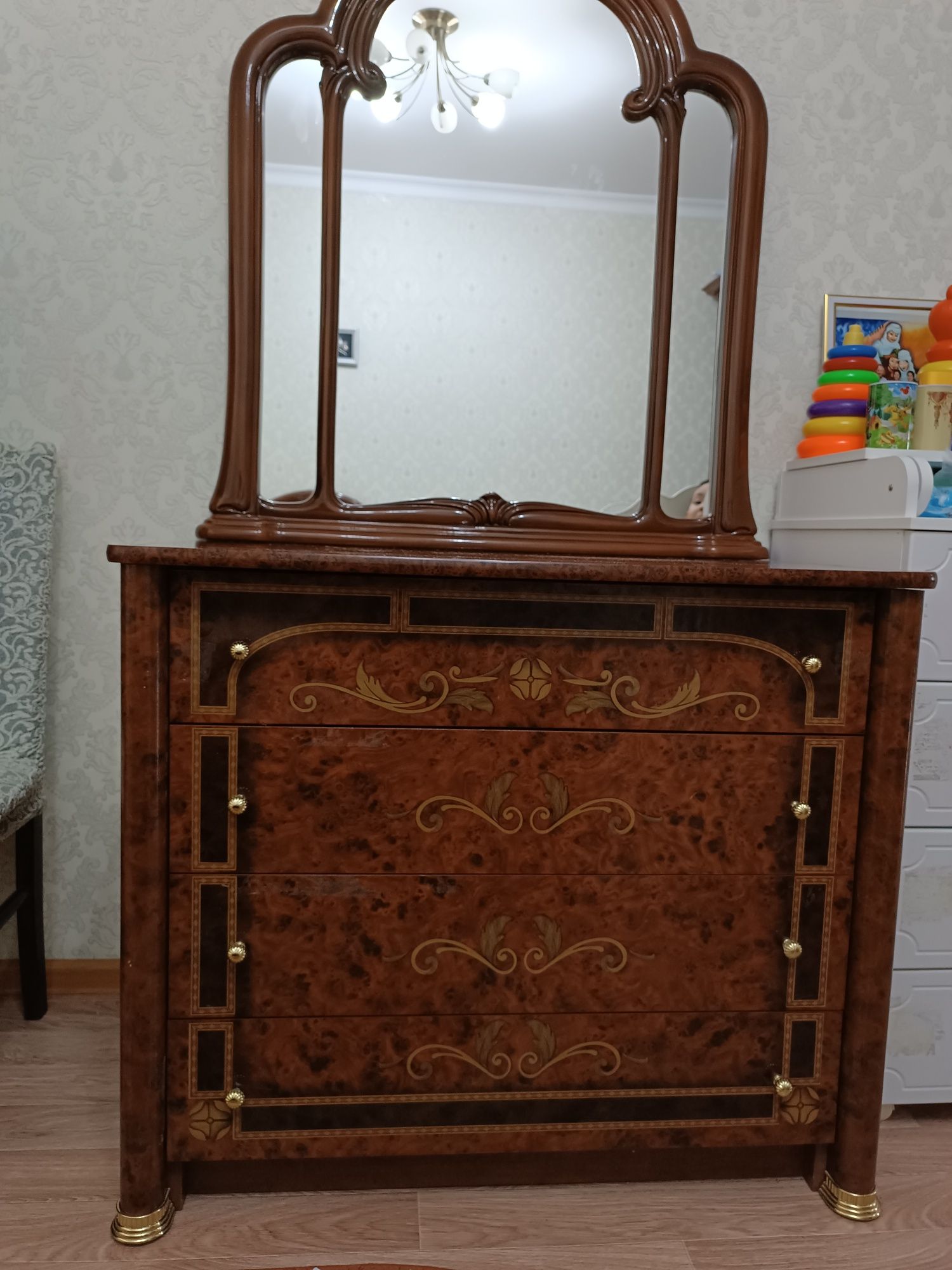 Продам спальный гарнитур ШАТУРА