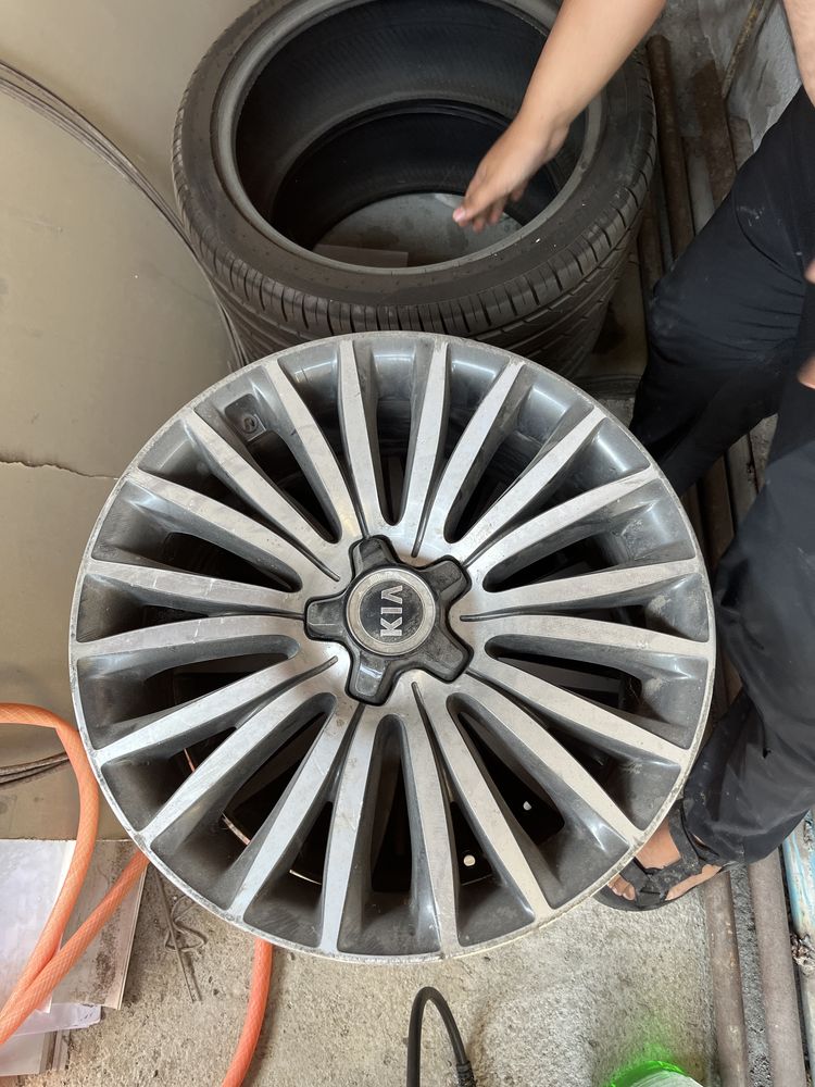 Диски с шинами 245/40/19