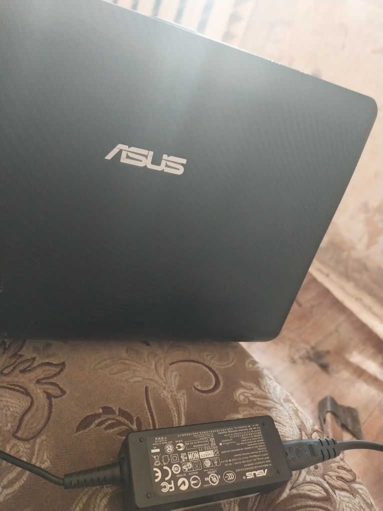 Нетбук Asus Eee PC
