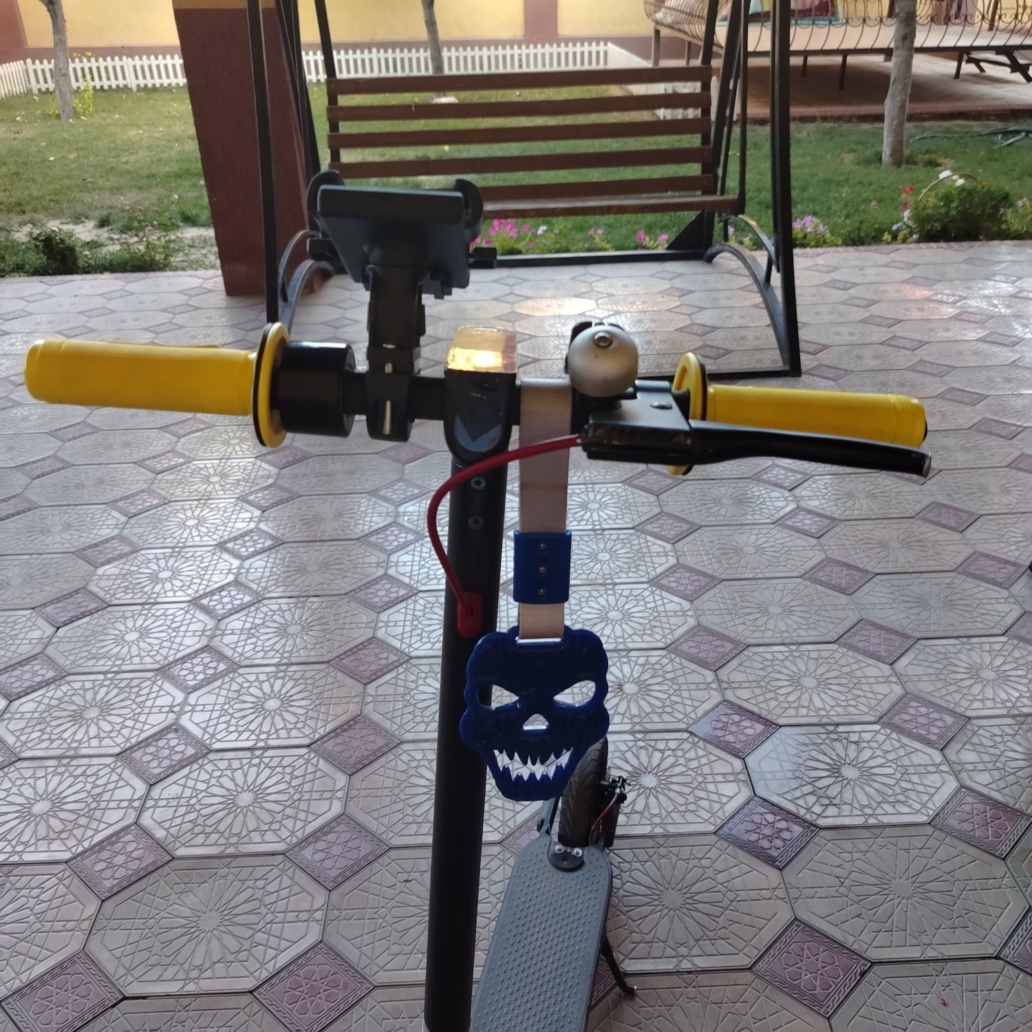 Продаю электро самокат