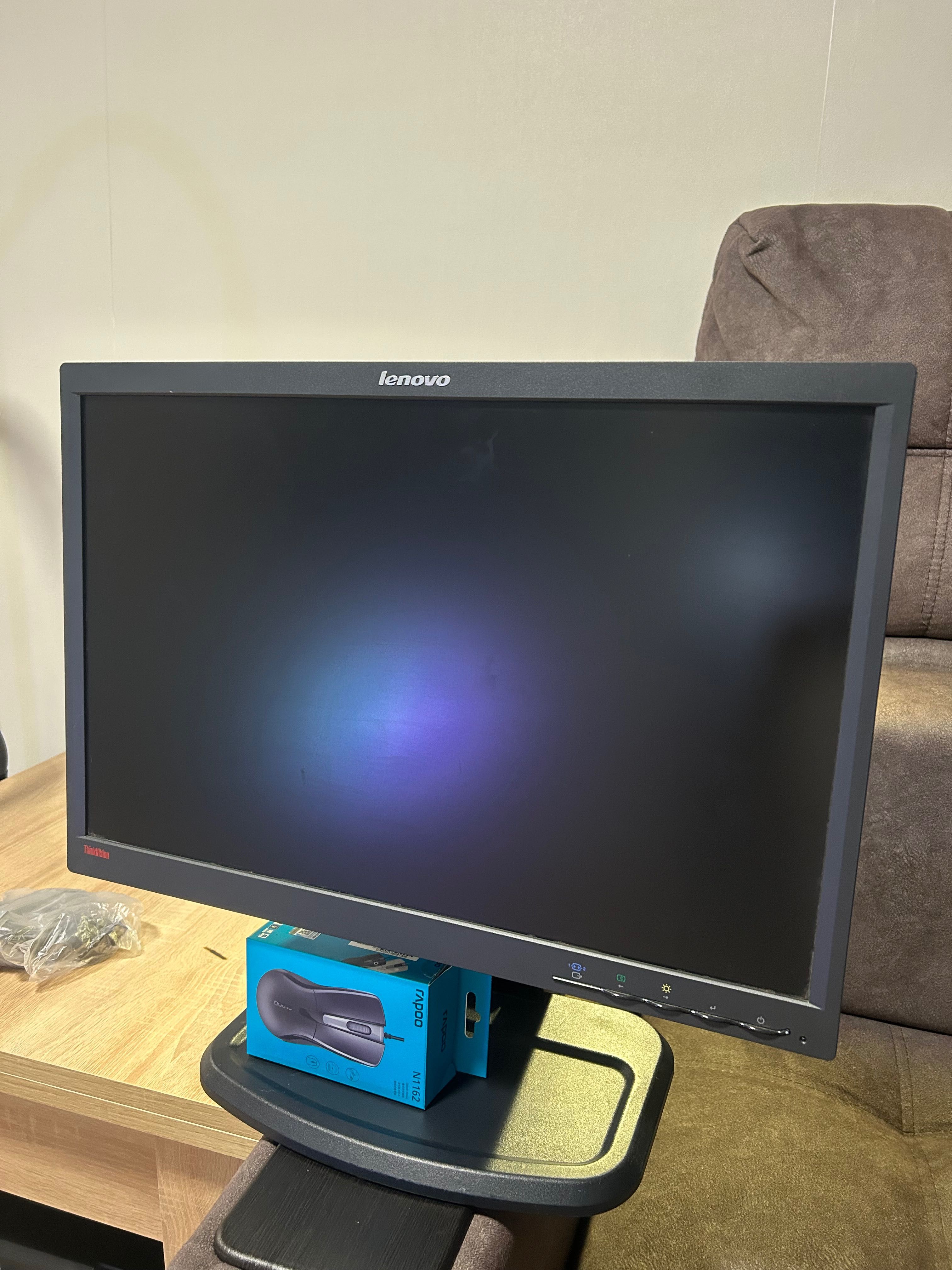 Монитор.  lenovo