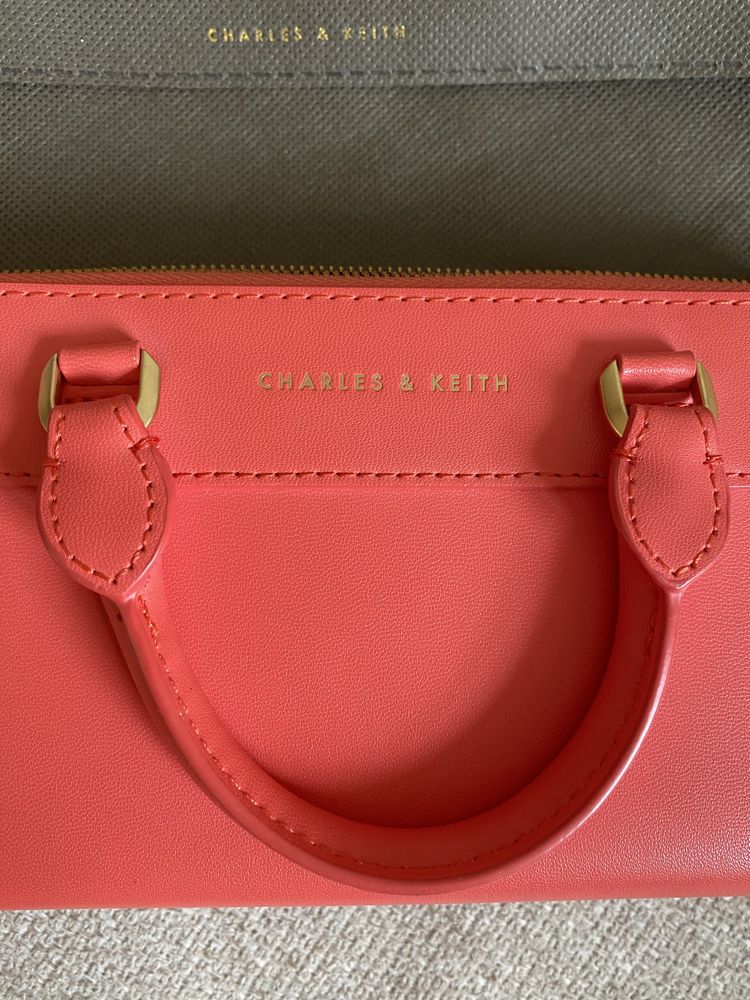 Кошелек Charles and Keith