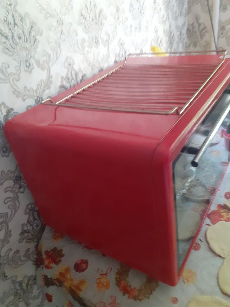 Продам электрическую духовую печь для выпечки