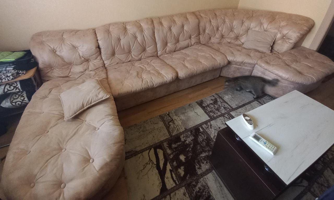 Продам б/у диван из эко кожи