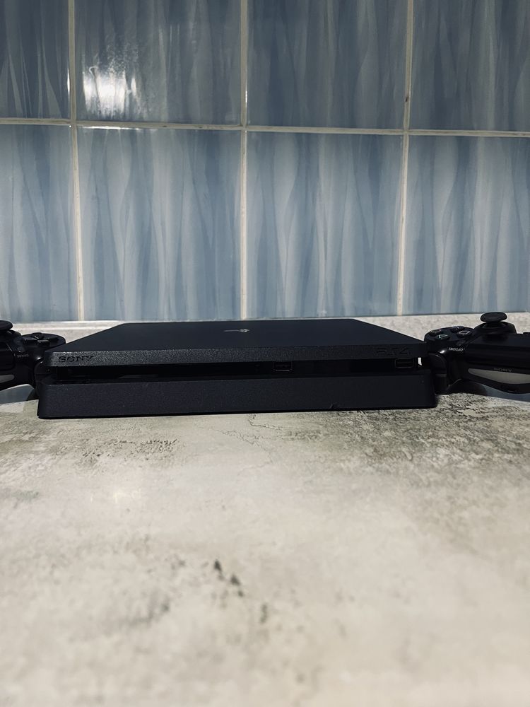 Продам Пс4 Слим,Ps4 Slim.