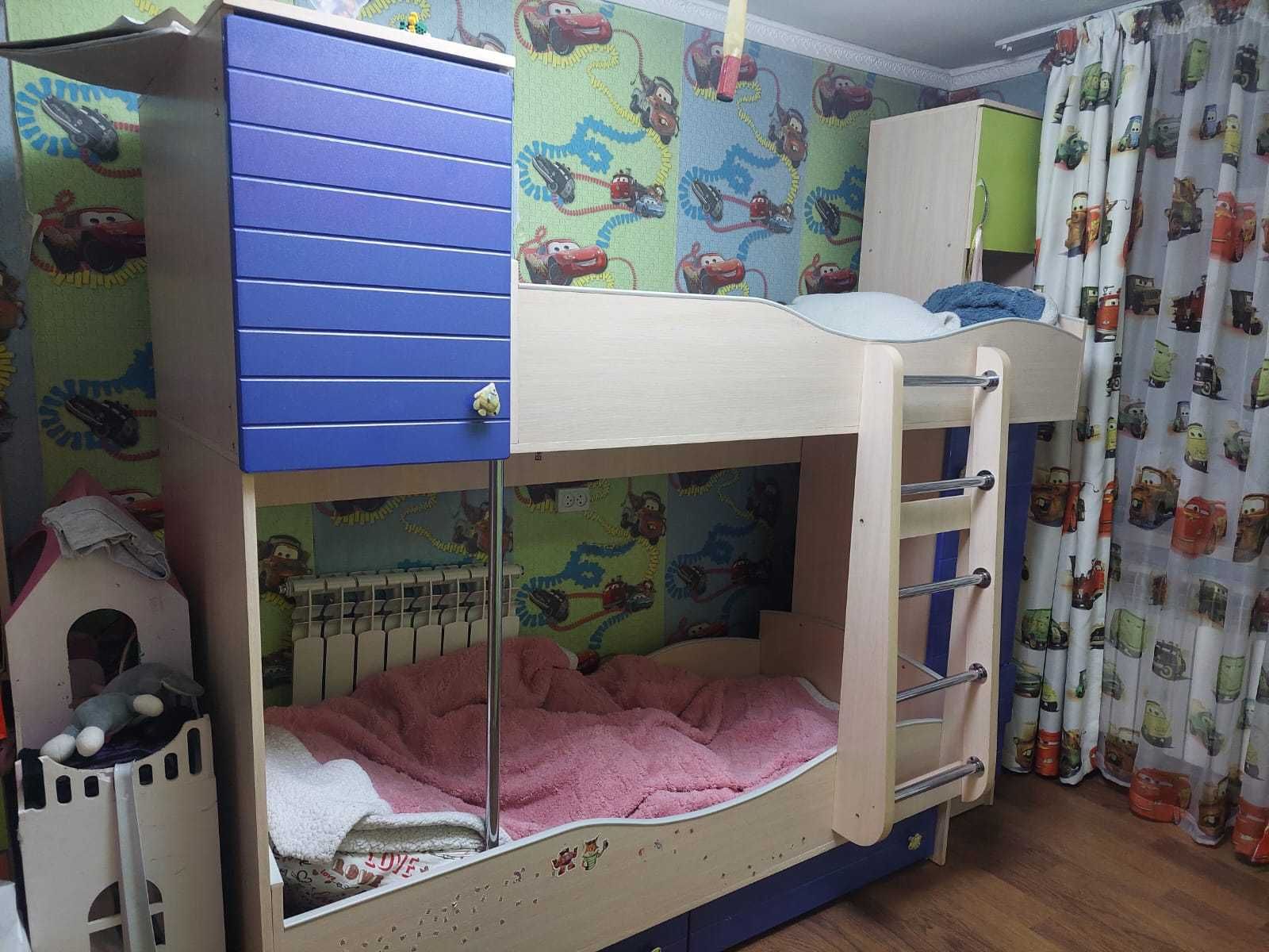 Кровать двухярусная